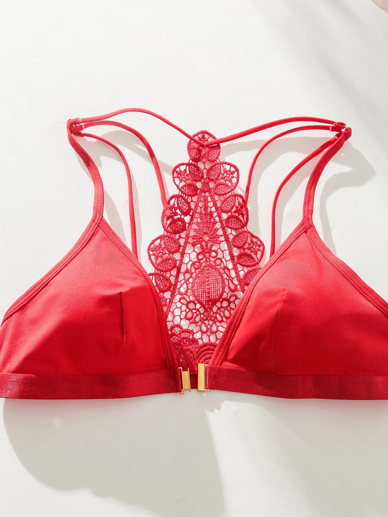 Women\'s fashion red back buckle front back triangle cup non-steel ring bra underwear