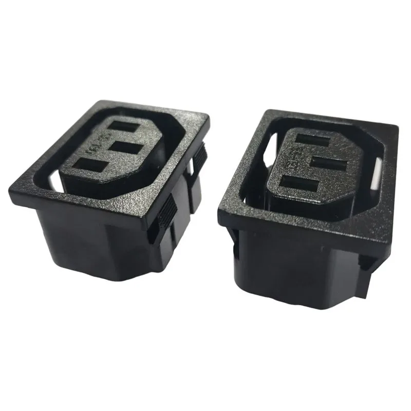 Zwart 10A 250V IEC320 C13 C14 industriële aansluiting ingebouwde PDU kast AC-aansluiting connector paneelmontage AC-stroomaansluiting