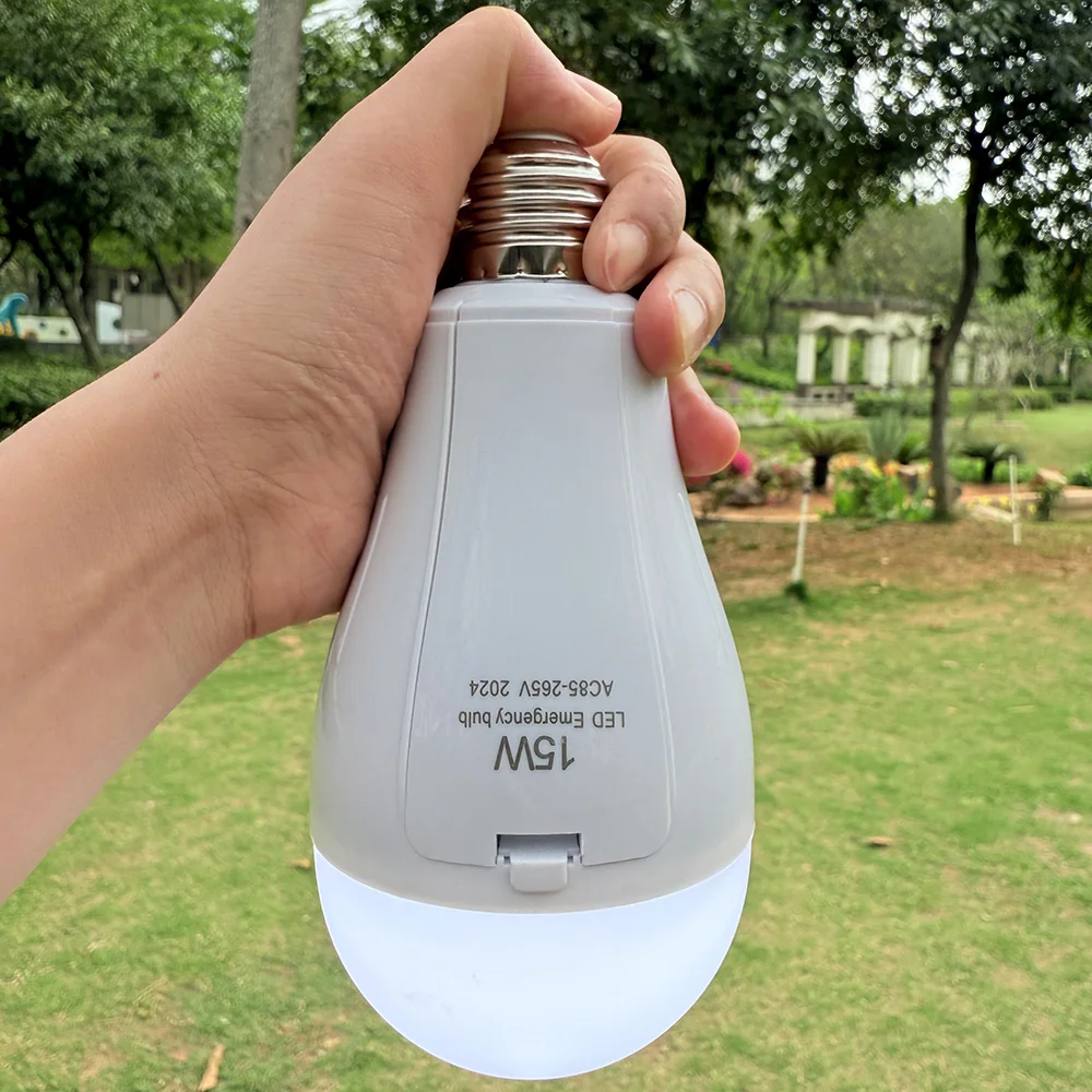 LED Emergency Bulb Charging Chip Emergency Power Failure Camping Outdoor Spare Light Can be used as a flashlight 18650 battery