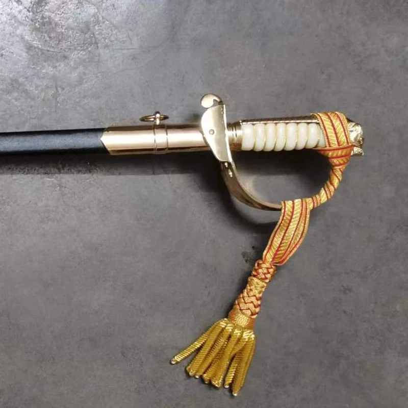 ดาบทหารแท้ ประดับด้วยลวดทองคำ ดาบทรงเคียว ทำด้วยมือ ดาบปลายแหลม พร้อมพู่ห้อย
