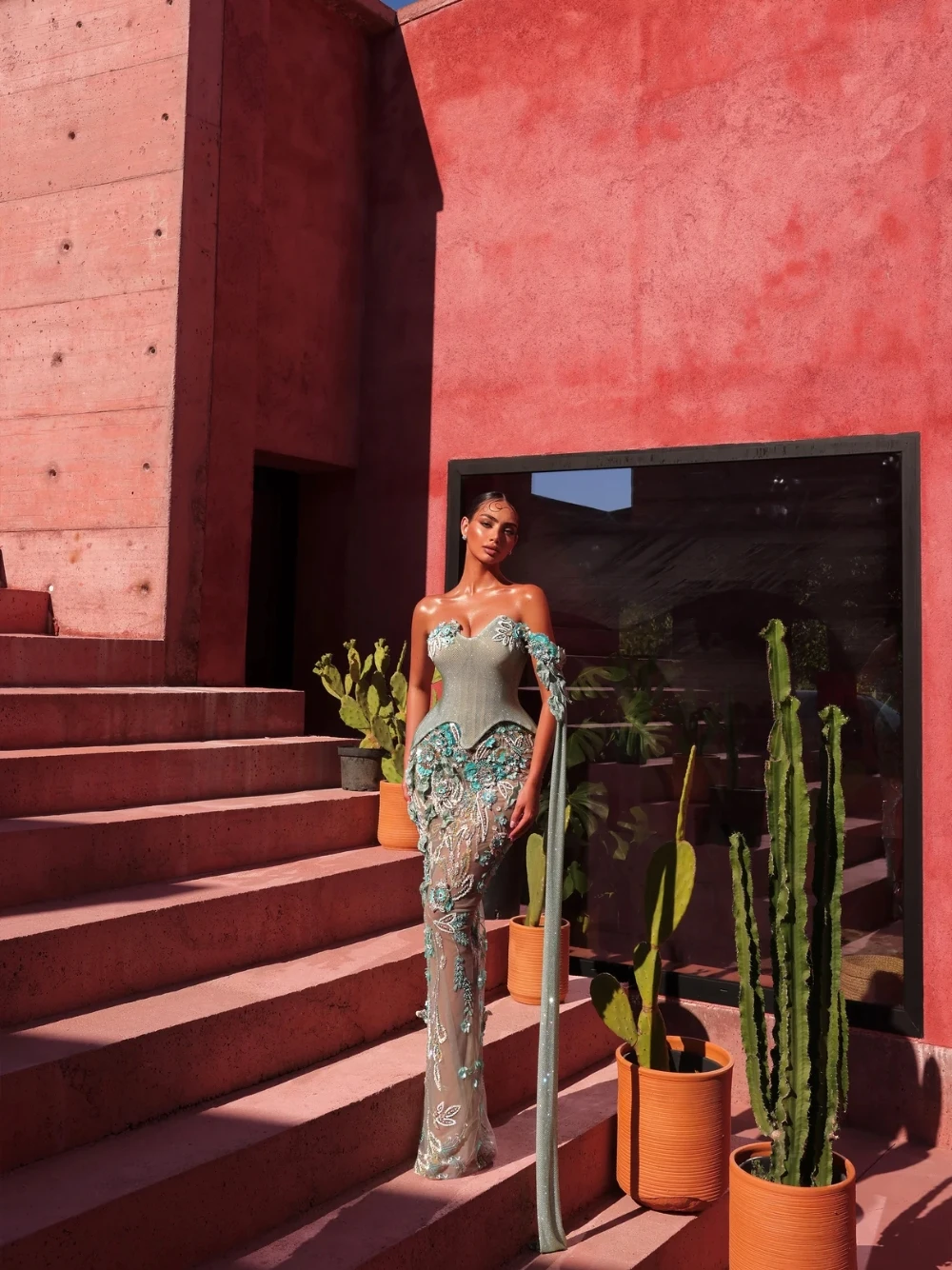 Mint Green Beaded Embroidered Evening Dress Chic Structured Corset Side Ribbon Prom Gown Intricate Shiny Customized Party Wear