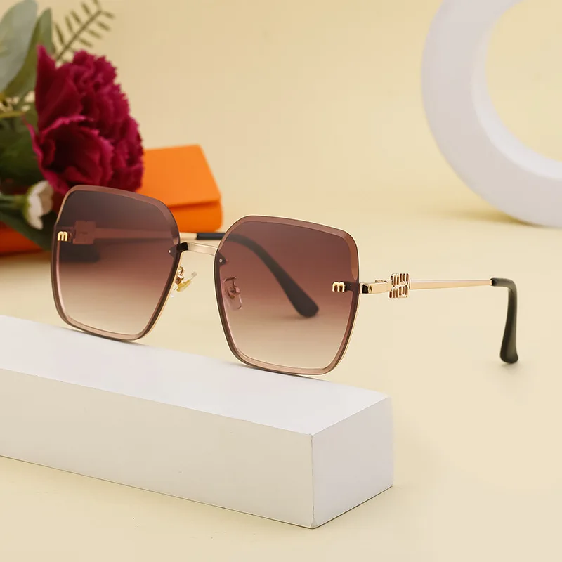 

Vintage Fashion Oversized Rimless Sunglasses Woman Famous Luxury Brand Design Retro Gradient Bee Square Sun Glasses For Female