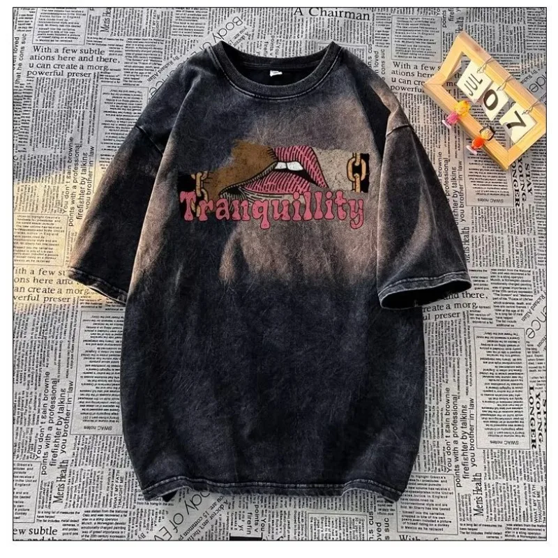 T-shirt imprimé Vintage Lips « Tranquillity » – Esthétique Grunge Rétro, Coupe Oversize Streetwear, Col Rond Décontracté Y2K, Manches Courtes