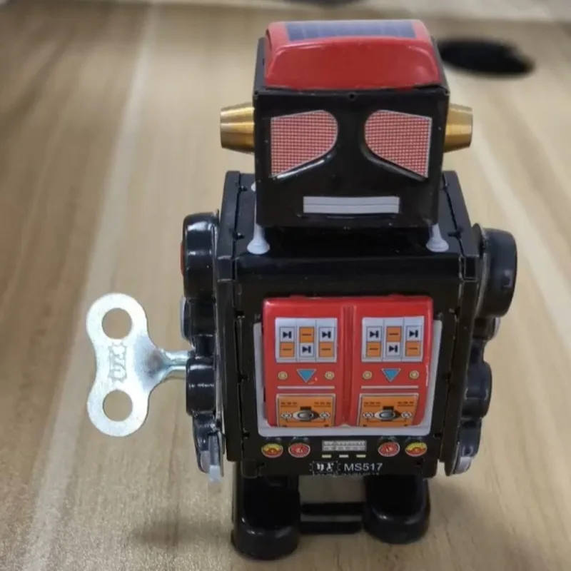 

Clockwork Toy Classic Collection Retro Walking Robot Metal Tin Warrior Mechanical Kids Christmas Gift Wind Up Toy