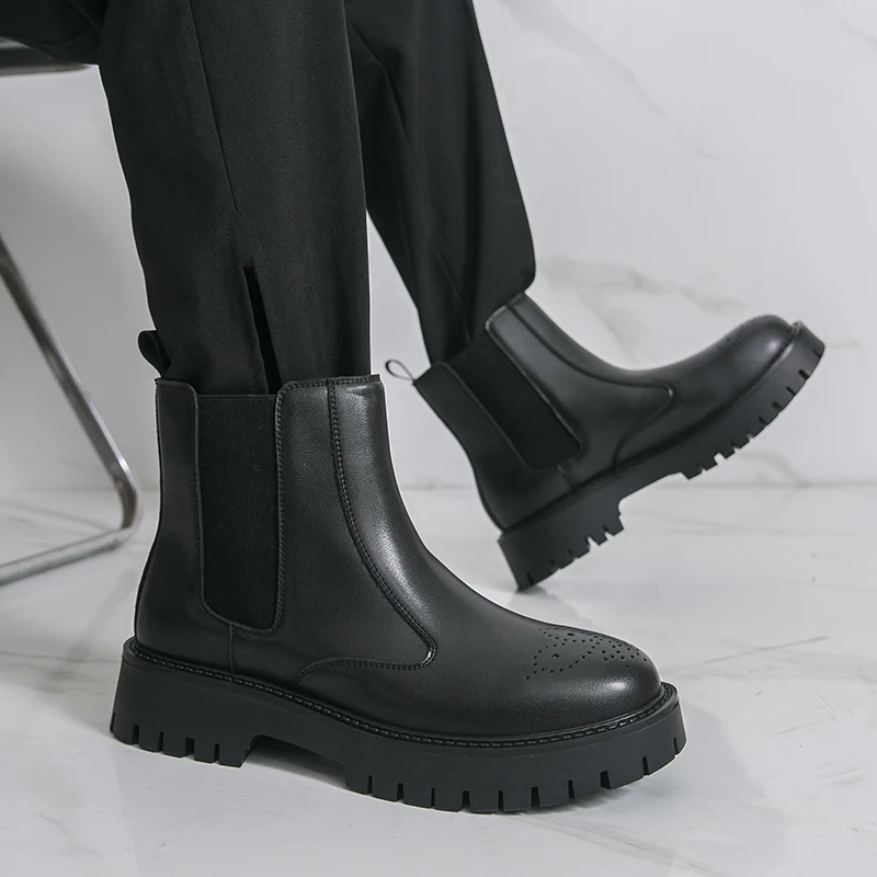 Botas de otoño e invierno para hombre, estilo de diseñador de lujo, ocio y moda, fiesta, zapatos de suela gruesa a la moda para exteriores, 38-46, nuevo