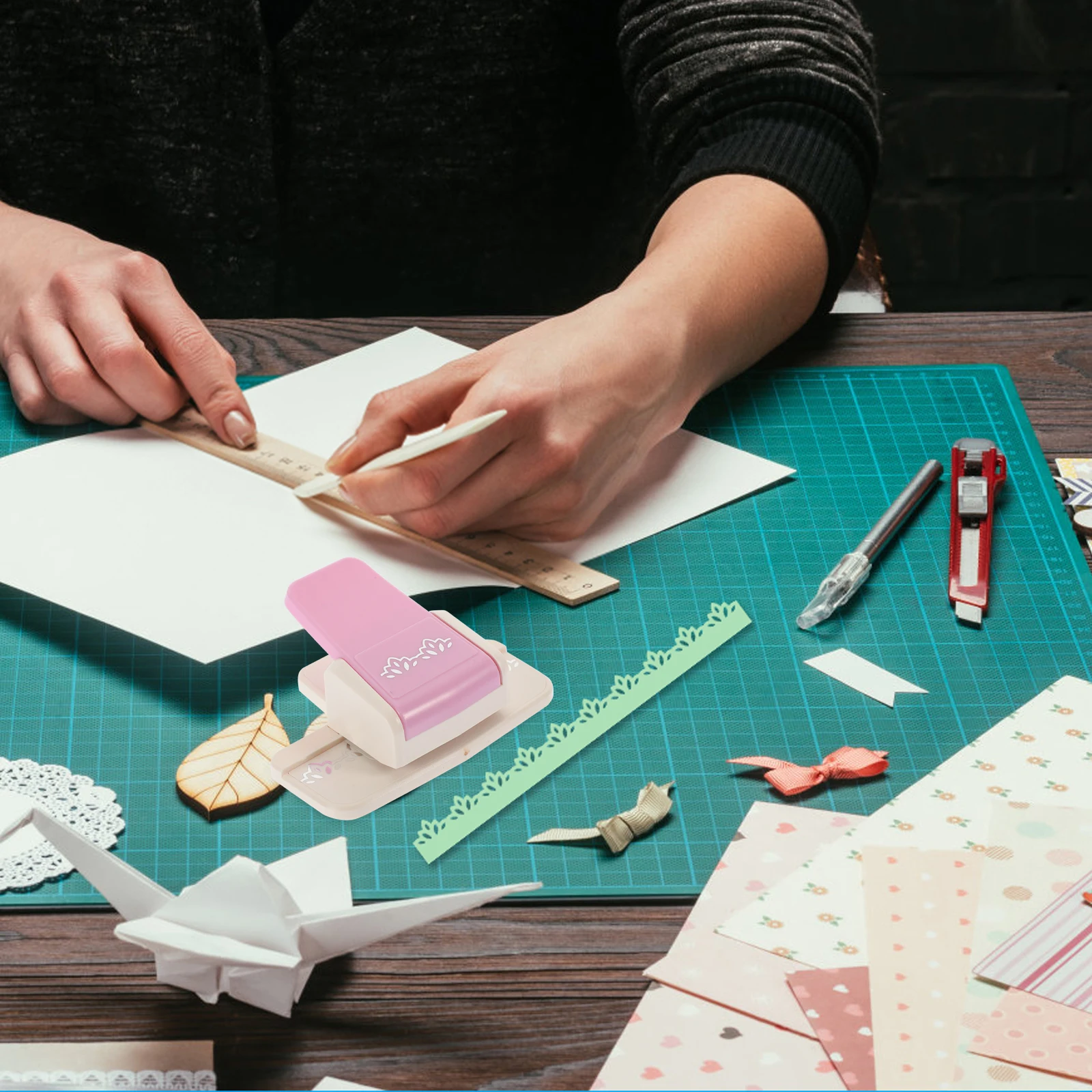 

1Pcs DIY Craft Punch Embossed Pattern for Scrapbooks Envelopes Scrapbook Pages 4 Small Random Color Scrapbooking Punches