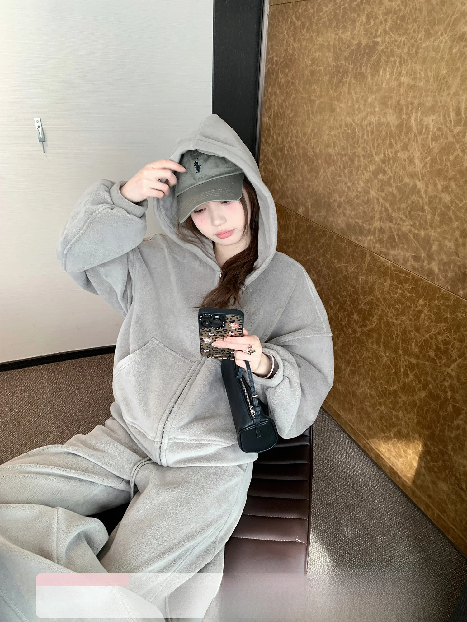 

Berlin Holiday Women's Loose Sweatirt Set Fce Casual Pants Zipper Closure Warmth Comfortable Fit Spring Autumn Winter