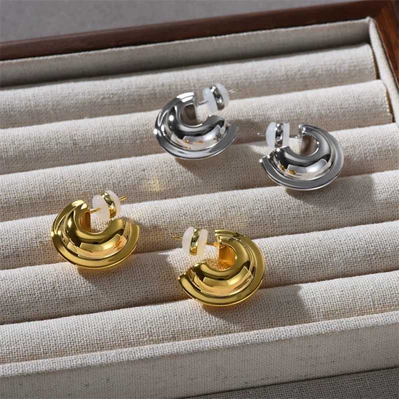 

Summer Metal C-shaped Hollow Flying Saucer Earrings for Women Niche Fashion Exquisite Daily All-match Accessories Gifts