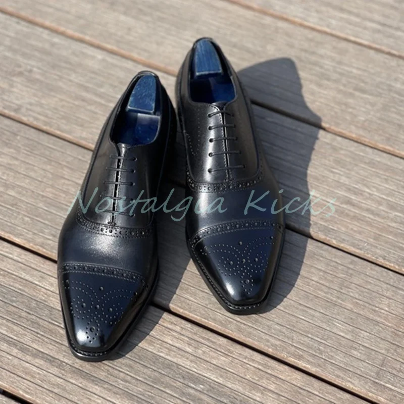 خمر براون البروغ فستان من الجلد أحذية كلاسيكية جلد البقر وضعت مثقب التفاصيل أحذية رجالي الخريف عادية الدانتيل يصل ديربي الأحذية