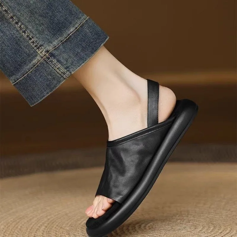 Sommersandalen für Damen mit flacher Unterseite, weiche Sohlen, vielseitiges weiches Leder, lässige superweiche Sandalen, 2025, neuer Stil