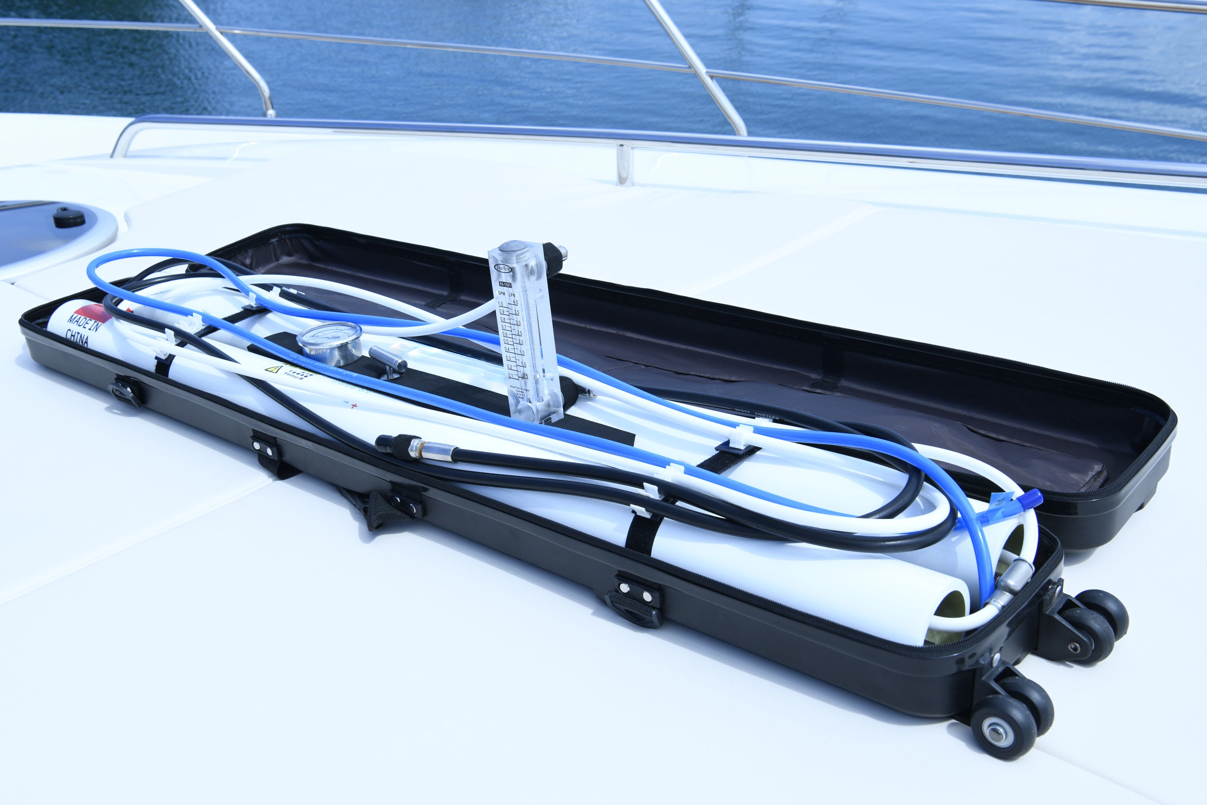 Piccola macchina per la dessalinizzazione marina Trattamento dell'acqua Yacht Riciclaggio di acqua ultrapura portatile ad alta efficienza energetica e a risparmio energetico