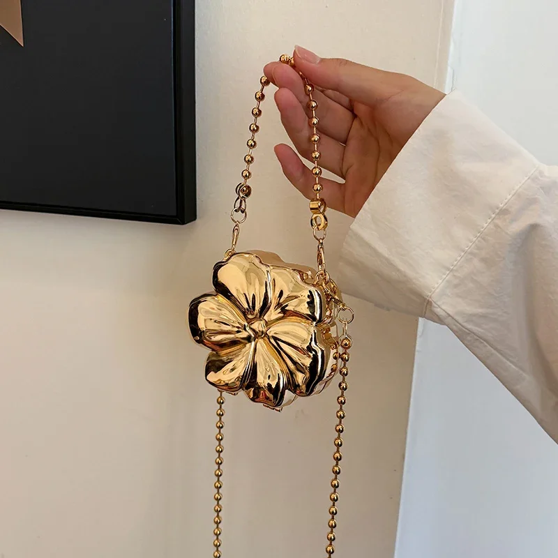 Mini Flower Golden Handbag Women\'s Evening Clutch Gold Chain Bag Elegant Shoulder Bag Silver Coin Wallet 2024 Luxury Design