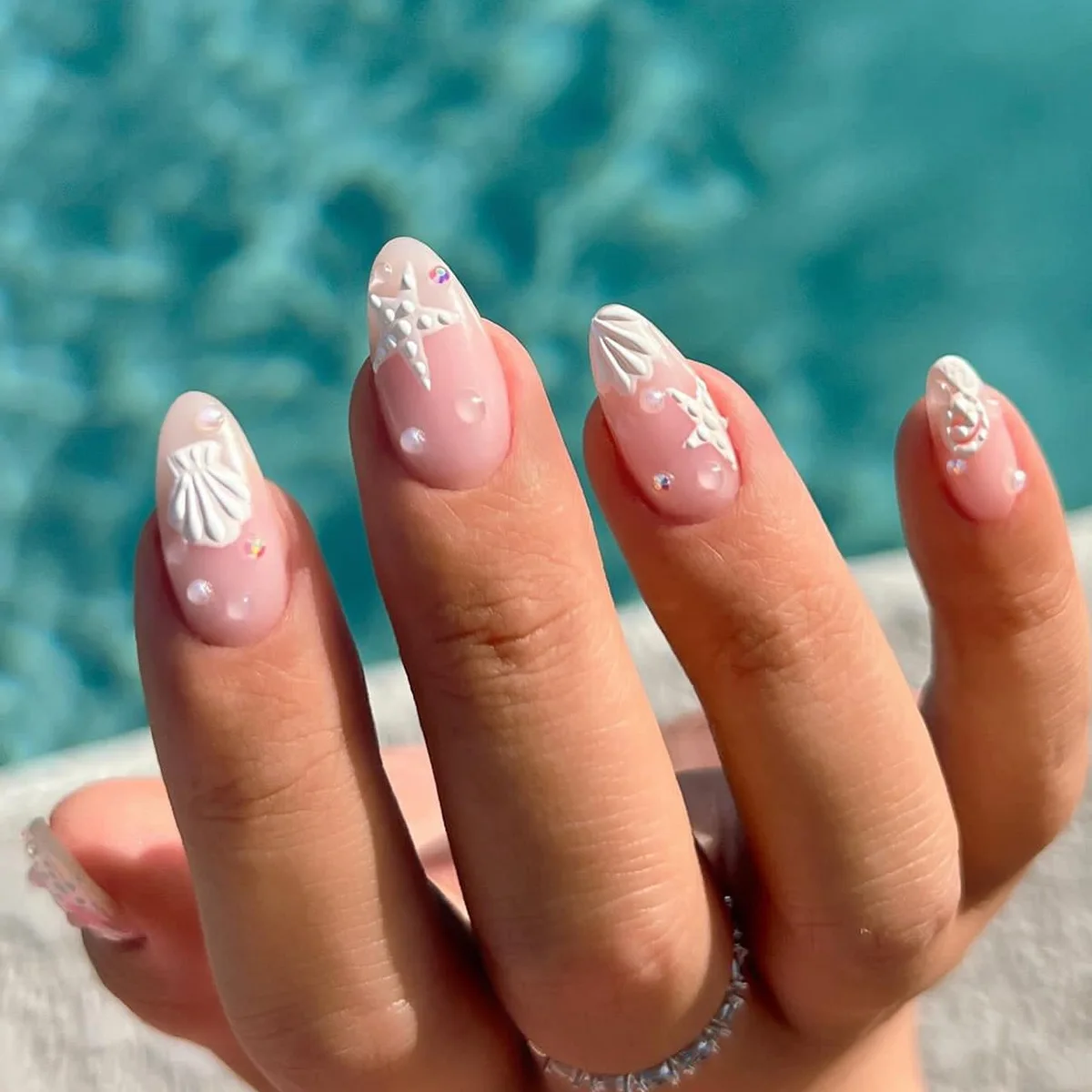 

24Pcs Mid-length Nude Almond Full Cover Nails Tips 3D Shell Starfish Press on False Nails with Rhinestone Detachable Fake Nails