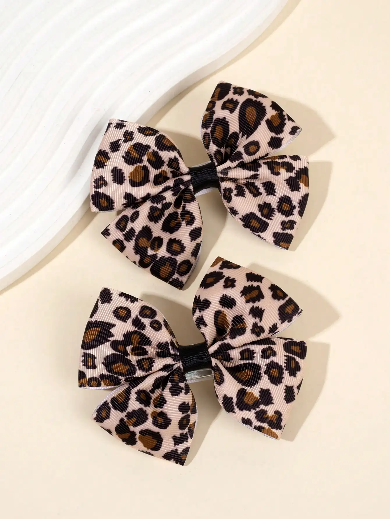 2pcs Leopard Print Hair Clips, Fashionable Leopard Alligator Clips, Exquisite Satin Ribbon Bow Hair Clips, Suitable For Girls Holiday Party Headwear, Kids Baby Hair Accessories sa25011636366983301