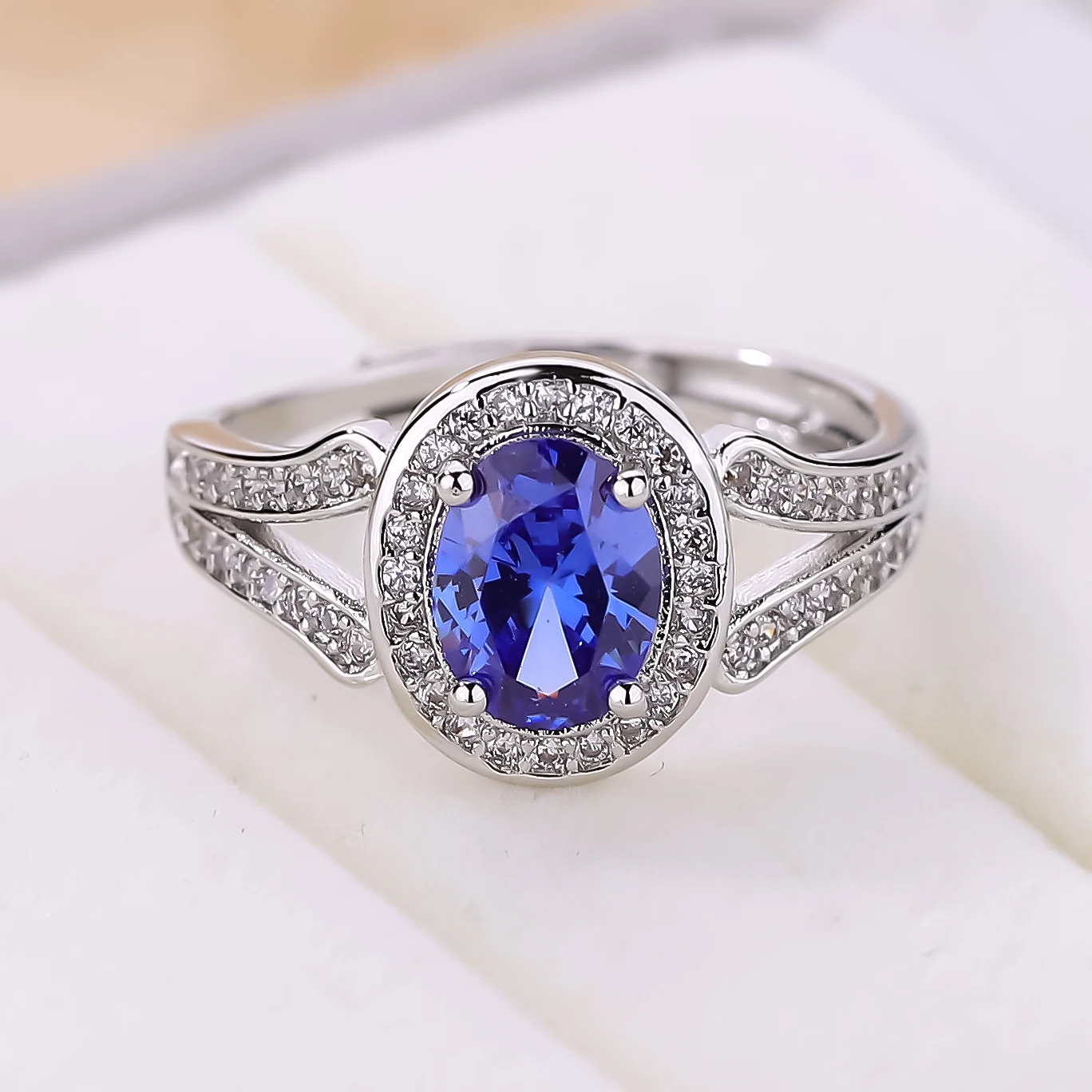 Hot Selling Trendy Tanzania/Black Zircon Oval Ring High Quality Temperament Female Men Jewelry Wedding Engagement Wholesale