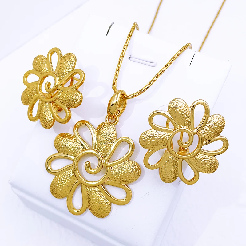 

Necklace Earrings Set For Women 18K Gold Plated Two Tone Vintage Plant Petals Pendant Wedding Party Free Shipping 2023 Trending