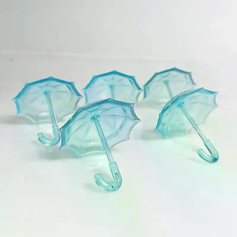1Pcs 인형 집 미니어처 투명 플라스틱 우산 모델 가구 액세서리 인형 집 장식 어린이 역할 놀이 장난감