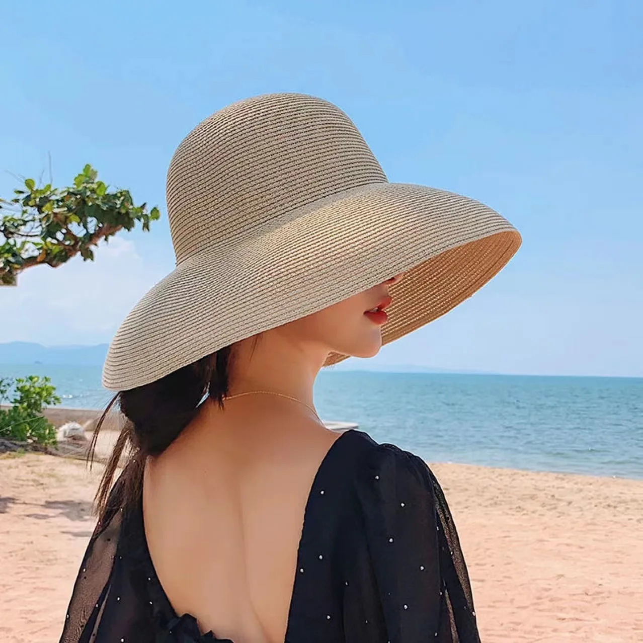 Summer hat new female sun hat folding beach hat big brim travel sunscreen Hepburn wind sun hat travel