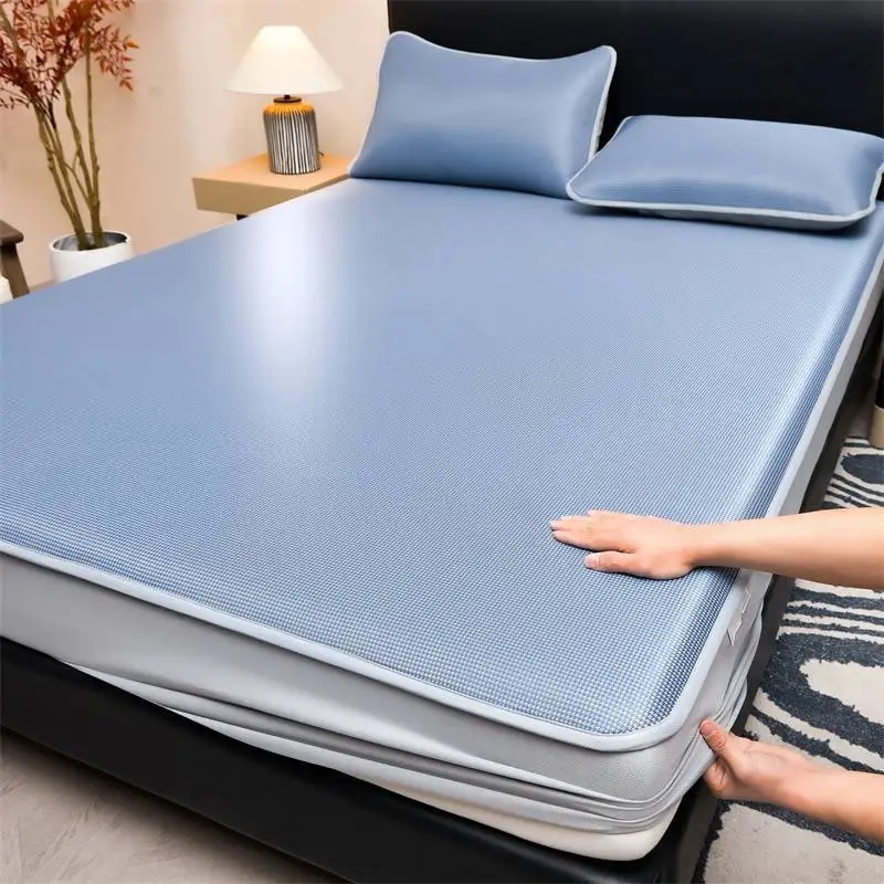 

2025 new carbon light ice silk mat mattress model single-piece three-piece set solid color light luxury cool mat mattress model