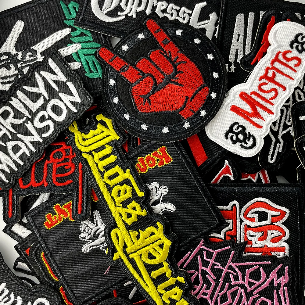100Pcs/Lot Random Mixing Patches Embroidered Applique Clothes Accessories Apparel Supplies Decoration ROCK Cloth Patch Band Punk