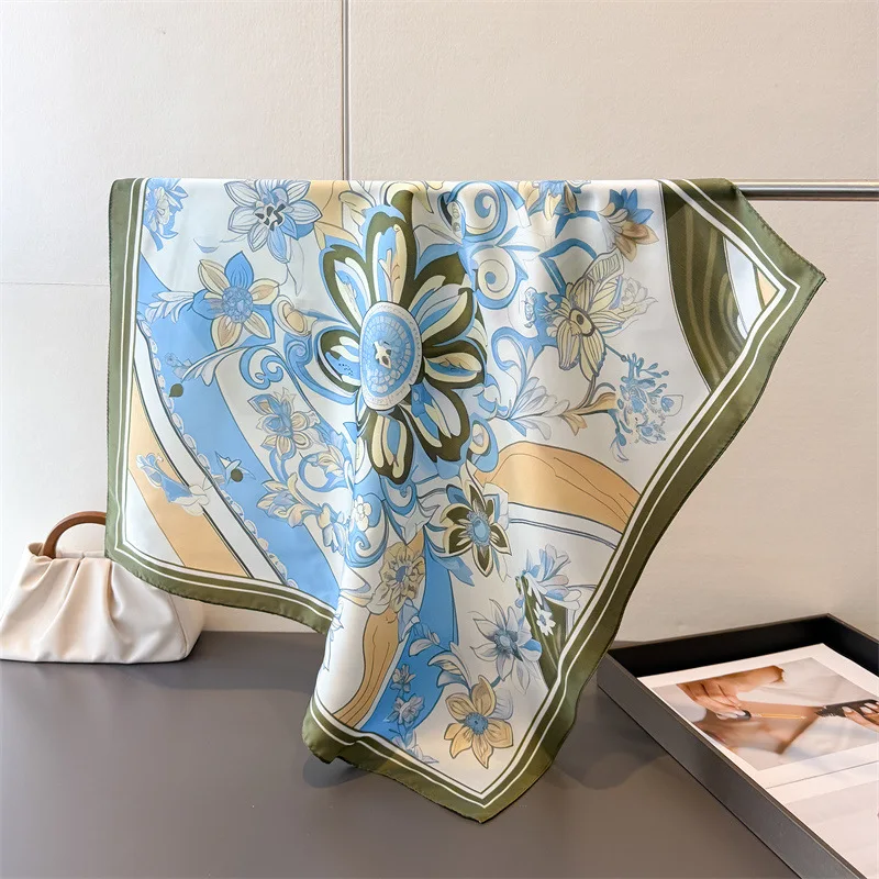 Neuer luxuriöser bedruckter quadratischer Seidenschal für Damen, weiche Satin-Seidenschals, Bandanas, eleganter Hijab, Halstuch, modischer Schal.