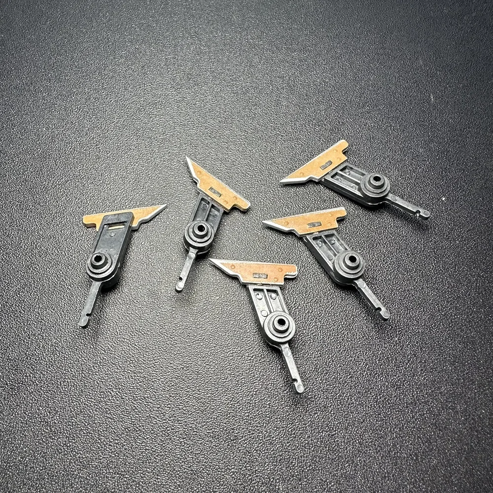 

AE044067 AE04-4067 Верхний палец захвата фьюзера для Ricoh Aficio MP 1100 1350 9000 Pro 1107EX 1357EX 907EX MP1100 MP1350 MP9000*5