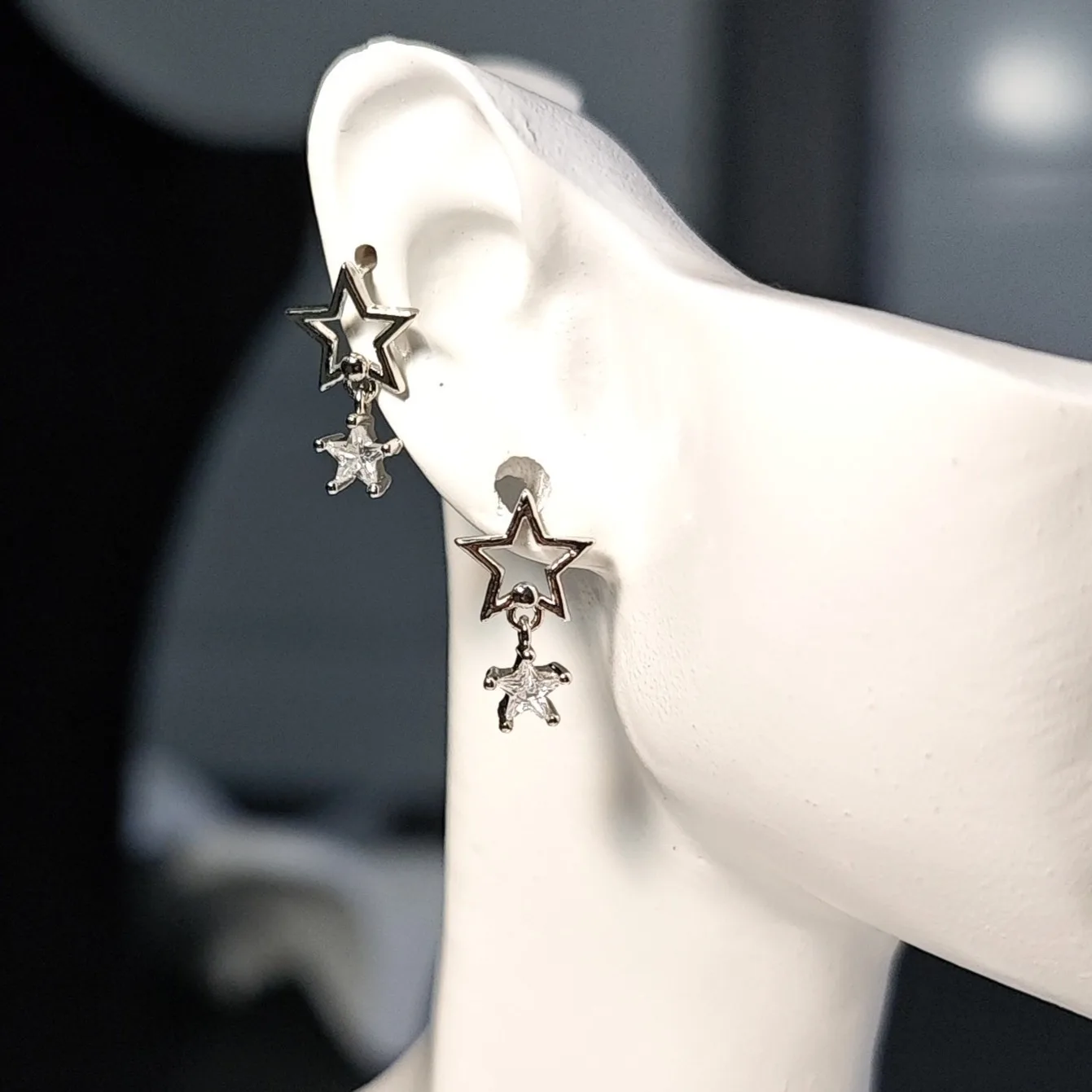 

Асимметричные серьги с пятиконечной звездой из циркона, женские простые и модные, универсальные серьги со звездами и кисточками