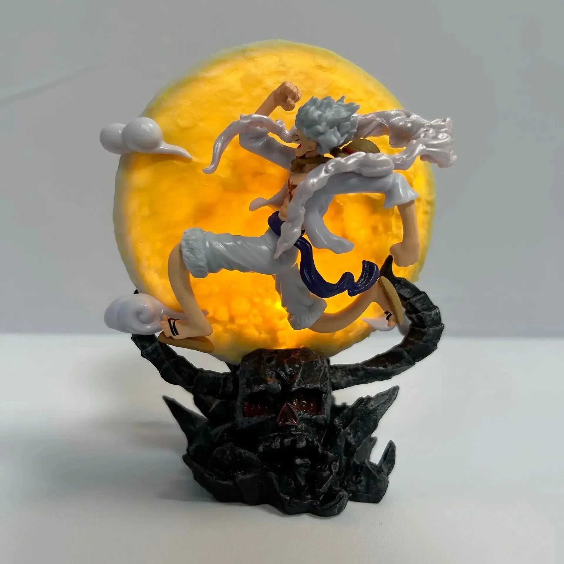 14 cm ﻿ Figurka anime One Piece, Bóg Słońca Nika Luffy, model PVC, statuetka Monkey D. Luffy, ozdoba do pokoju, prezent urodzinowy dla dzieci.