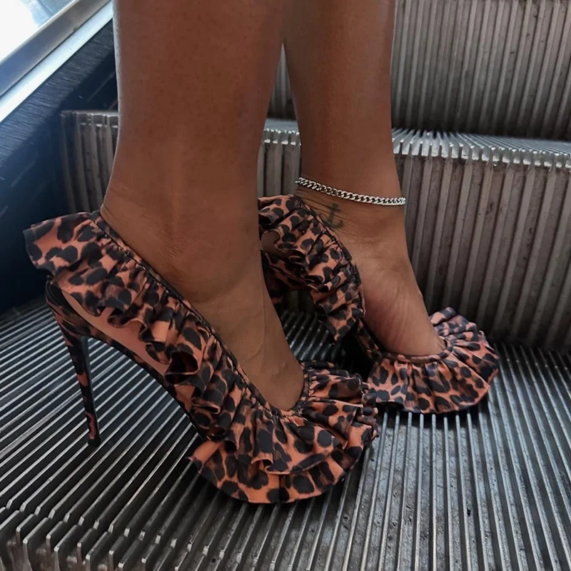 

Pleated Flowers Peep Toe Sandas Sexy Pointed Toe Thin Heel Cover Heel New Arrivals Fashion Women Moedern Shoes