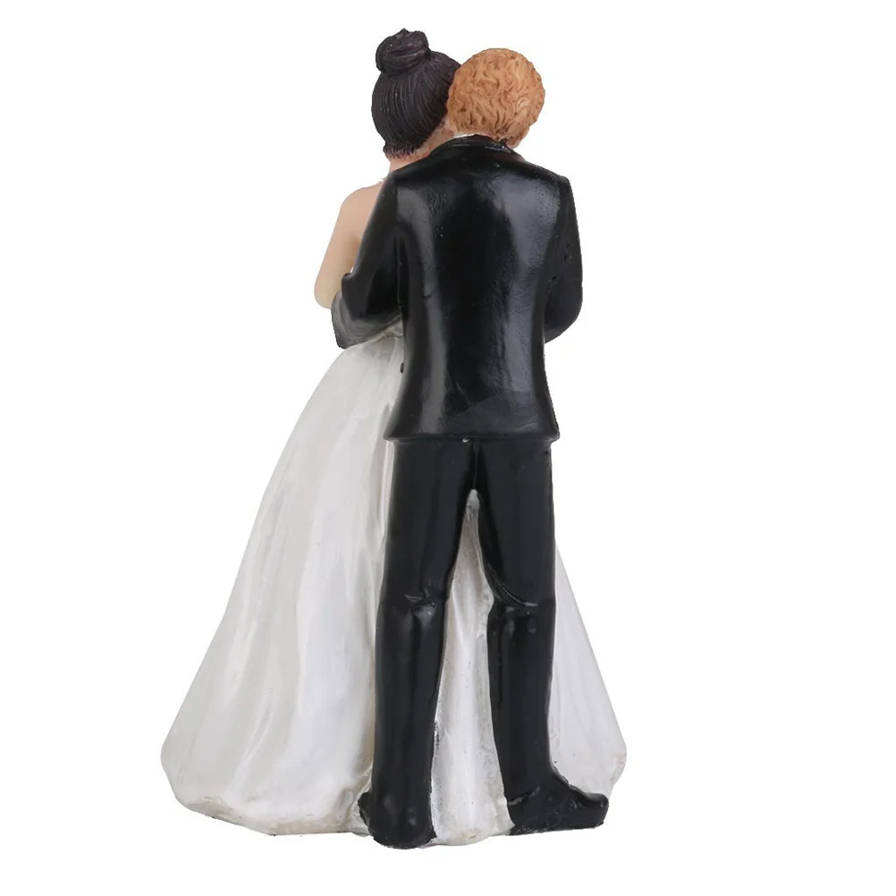

Wedding Cake Topper Bride Groom Hug in White Dress Resin Made Love Decoration for Marriage Ceremony Special Event
