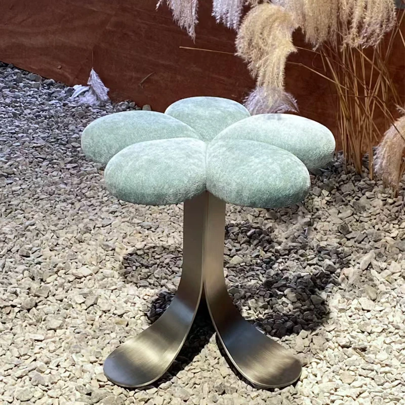 Luxury Vanity Stool Bedroom Modern Makeup Chair with Stainless Steel Legs Elegant Shoe Bench Stool Flower Design Round Seat A471