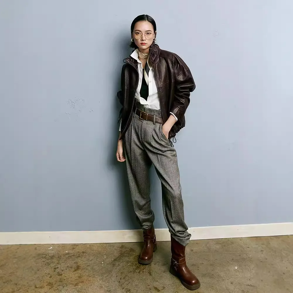 เสื้อแจ็คเก็ตหนังแกะทรงสั้นแบบมีปกตั้งสูงสำหรับผู้หญิง สไตล์มอเตอร์ไซค์ เงางาม แฟชั่นใหม่ เสื้อคลุมสำหรับสุภาพสตรี