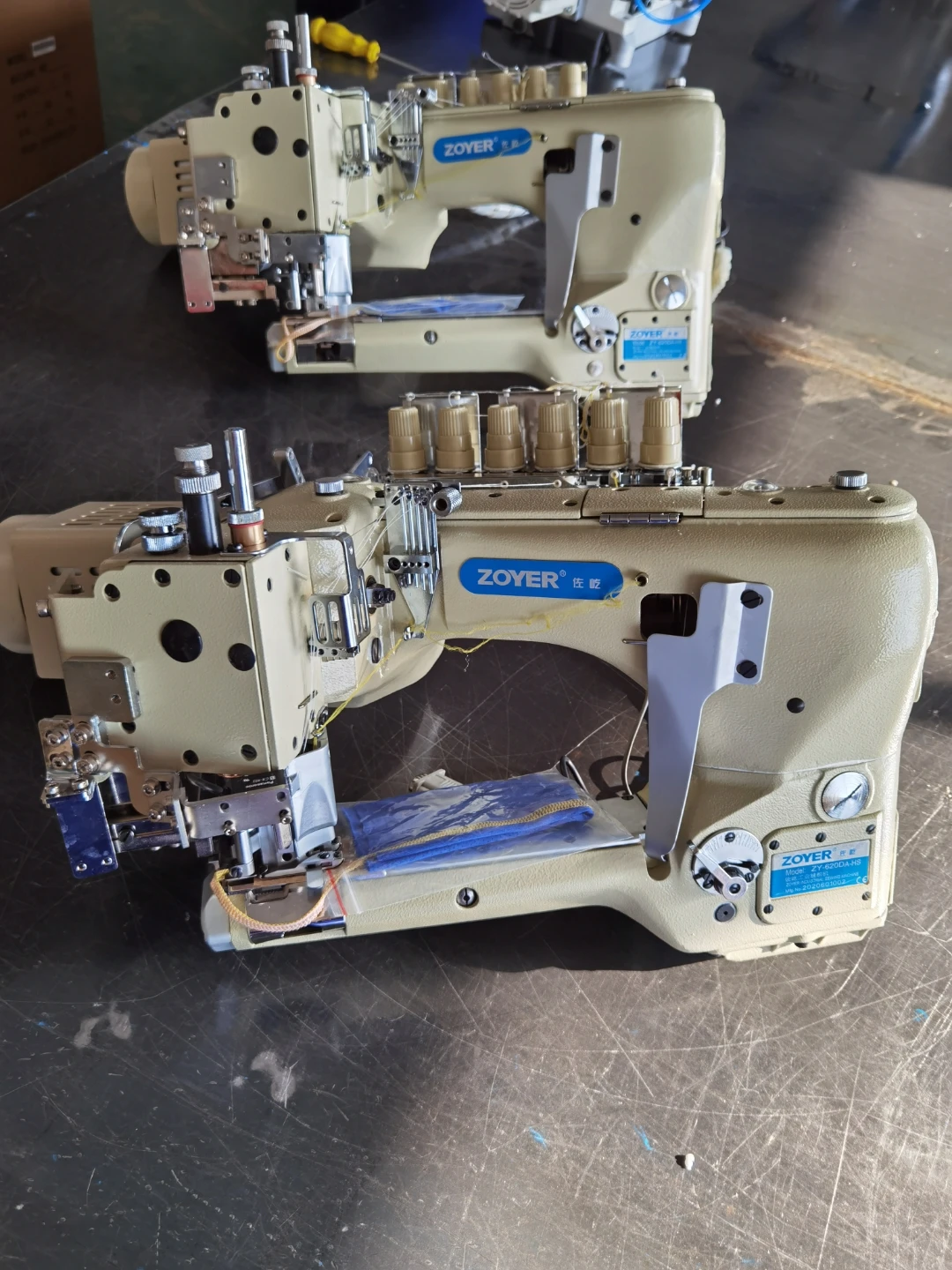 ZY620 Zoyer 4 Needles 6 Threads Feed-off-arm Seamer Interlock Sewing Machine