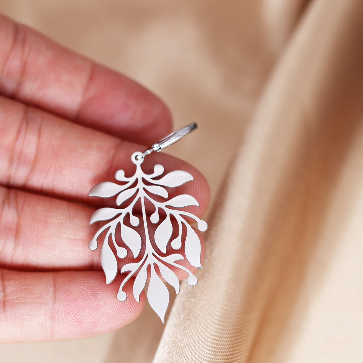 QIAMNI Vintage Leaf Huggies Hoop Earrings for Women Girls Stainless Steel Flower Leaf Drop Earring Birthday Jewelry Gift Bijoux