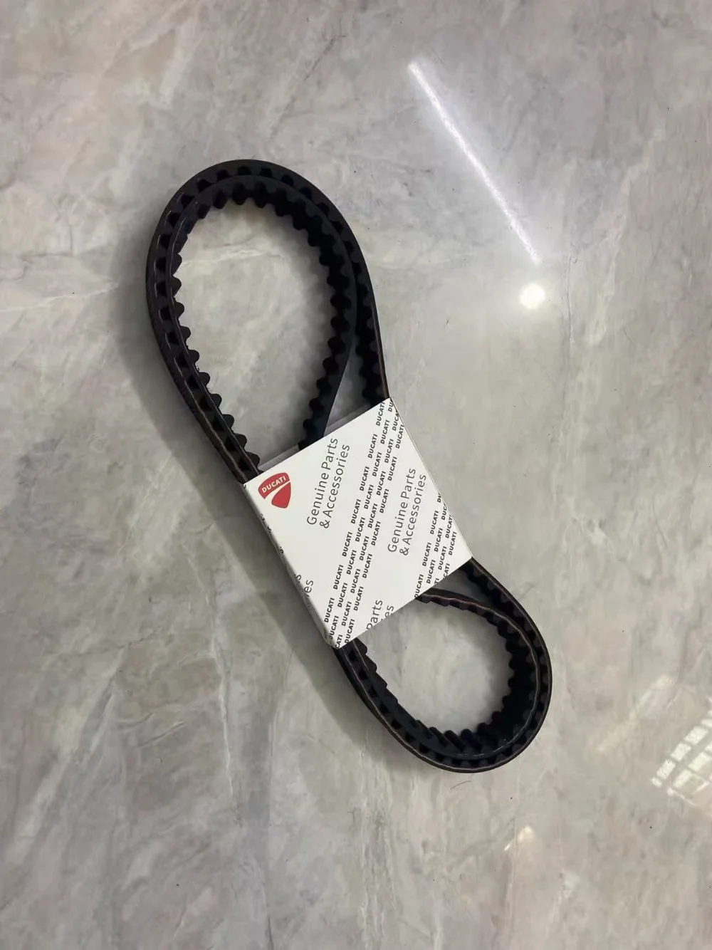 : Двигателей ремни и цепочкой