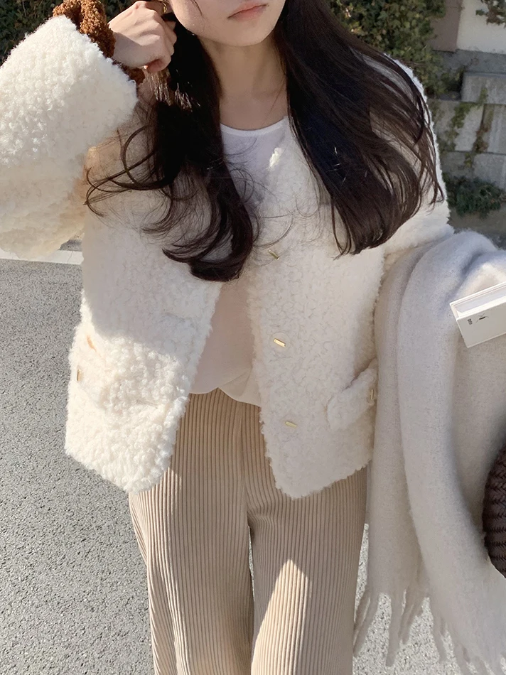 Autumn Winter ort Warm Lamb Fur Jaet Women's Korean Sle Single Button Soft Small Size Coat Polyester Fiber Long Sve