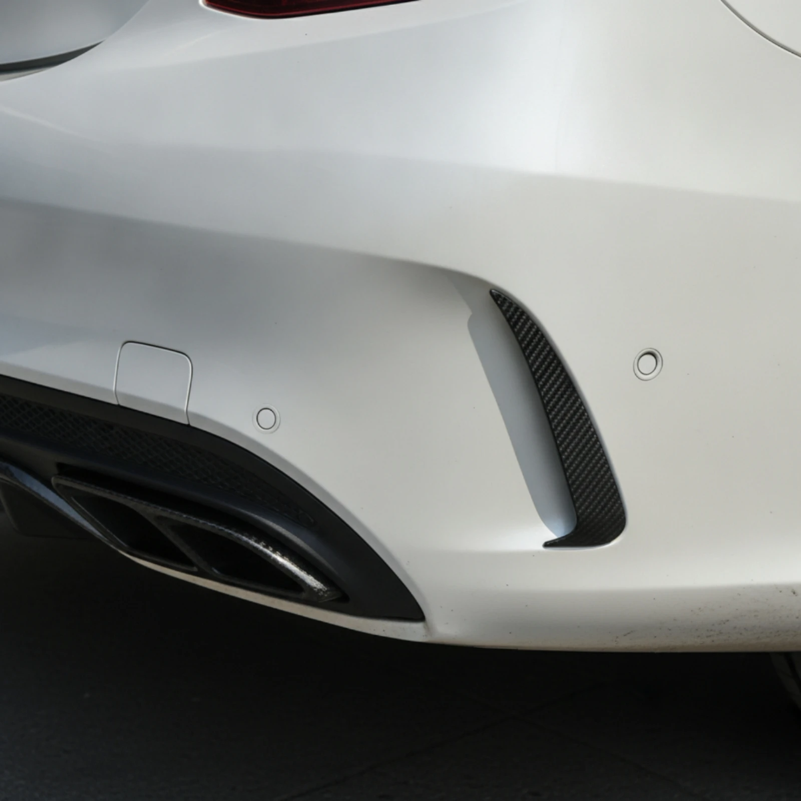 Rear Bumper Spoiler Canard Defensive Bumper Trim with Carbon Fiber Pattern Air Vent Insert Cover Lightweight Car Part Curved