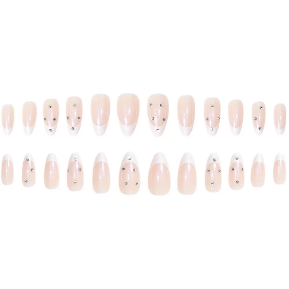 เล็บปลอมทรงอัลมอนด์ยาวลายดอกไม้ฝรั่งเศสเล็บปลอมสีม่วงลายหัวใจรักกดบนเล็บผู้หญิง