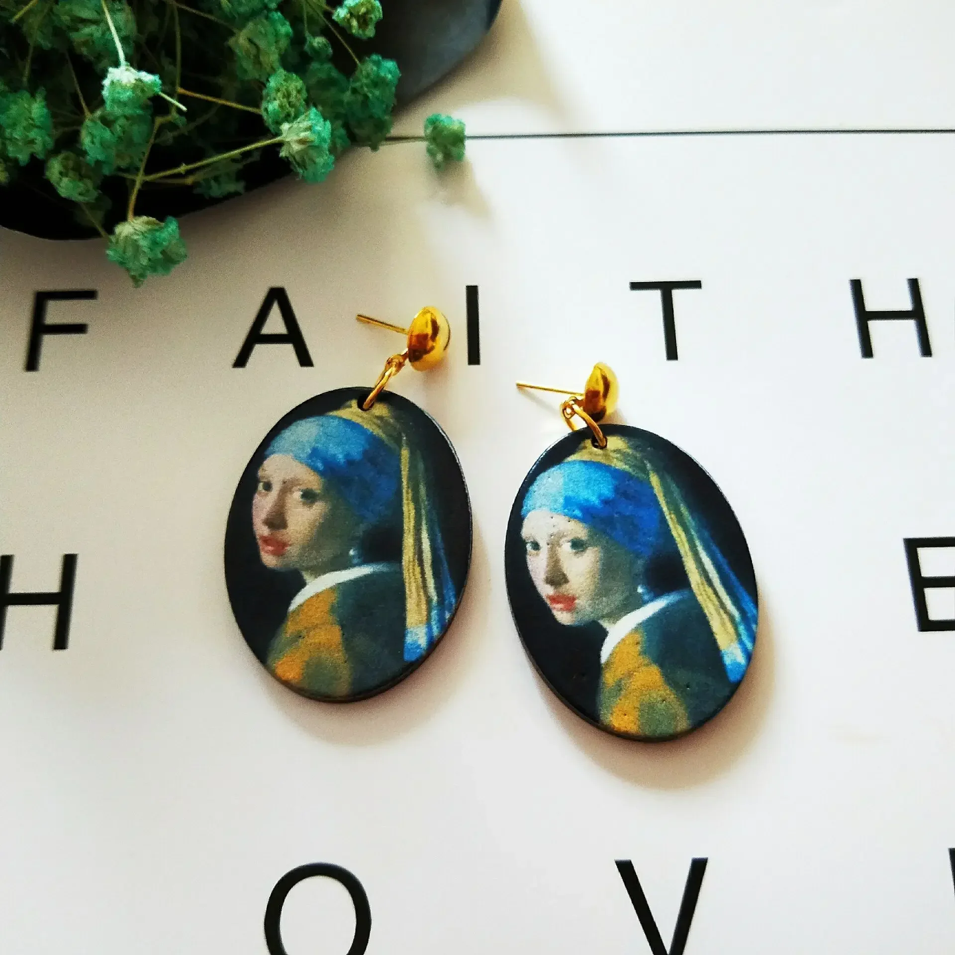 Vintage Renaissance Oil Painting Wood Earrings Girl Portrait Personalize Geometric Oval Wood Art Earrings for Woman Girl Jewelry