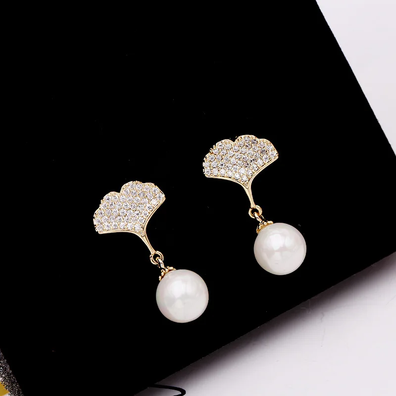 

Korean Style Ginkgo Leaf Zircon Earrings for Women S925 Silver Needle Pearl Studs Simple Versatile Elegant Ear Jewelry