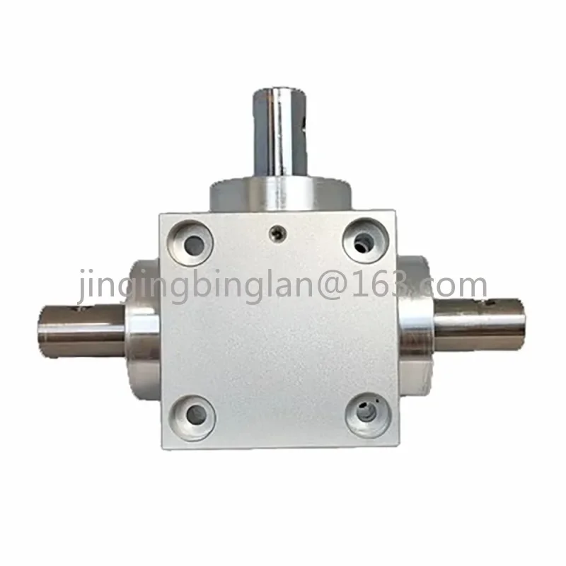 Horizontal Type Waterproof Right Angle Steering Gear 2000RPM 90 Degree Commutator 1.5 Mold 20 Tooth Shaft Diameter 15MM