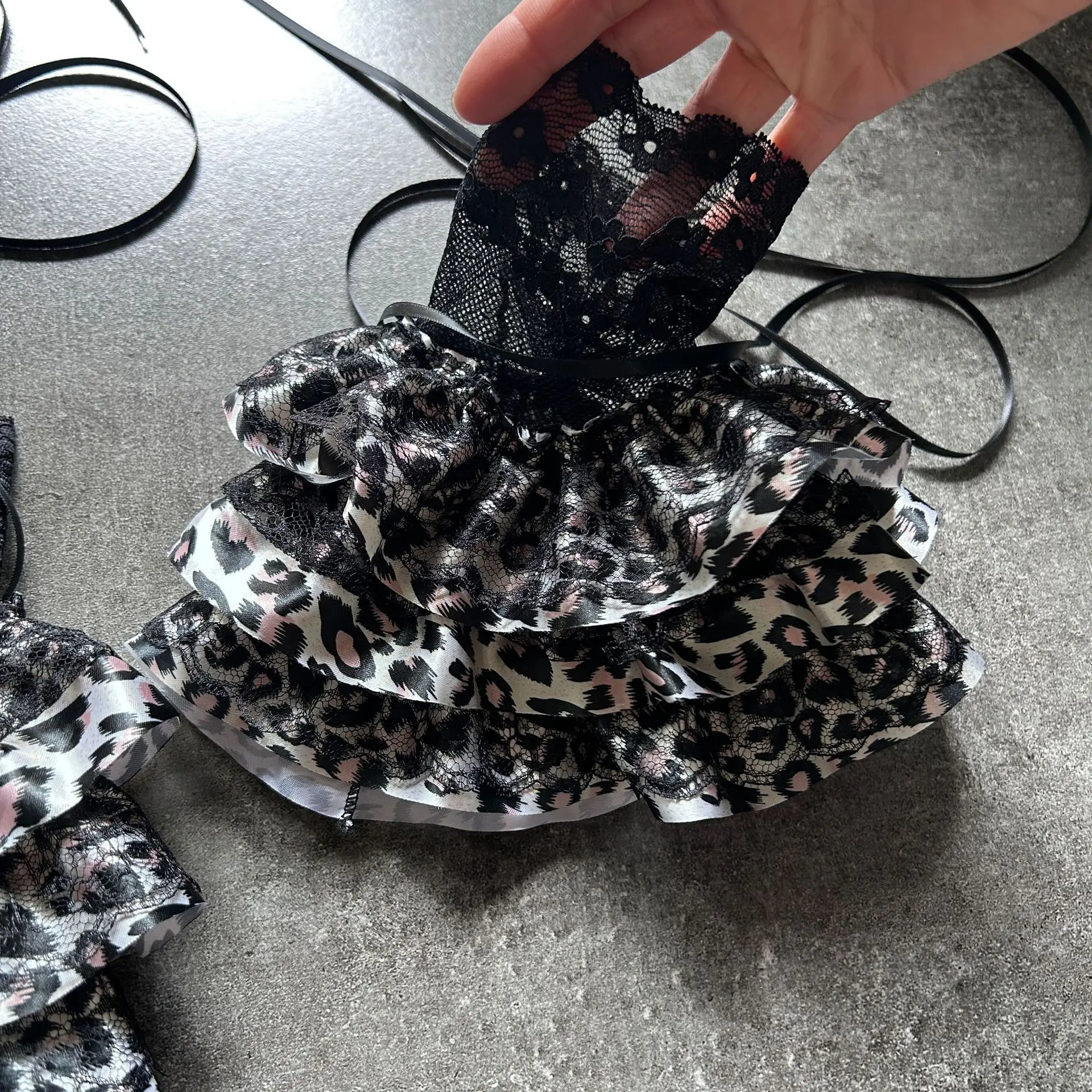 Lolita Guanti con volant in pizzo nero Rete gotica Maniche con fiocco Subcultura Y2K Coprigambe Steampunk Ragazza piccante Manica con volant in pizzo