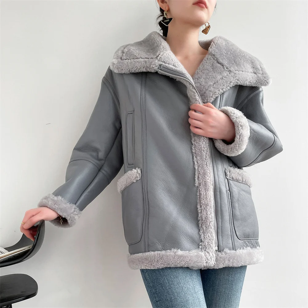 Chaqueta de piel de oveja para mujer, abrigo grueso y cálido de color Beige y gris, estilo de Moto, 2023 piel auténtica, novedad de 100%