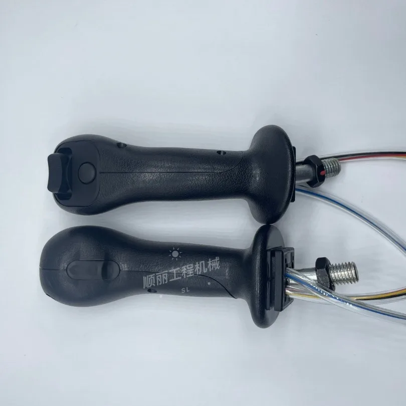 

Для экскаваторов Bobcat 17, 20, 25, 27, Doosan 17: высококачественный джойстик-рукоятка в сборе с электронным управлением и клеевой прокладкой