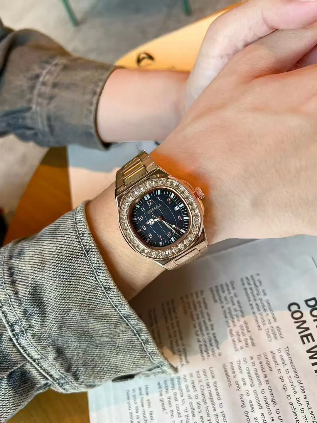 RELOJ DE ORO ROSA ELEGANTE PARA HOMBRE Y MUJER