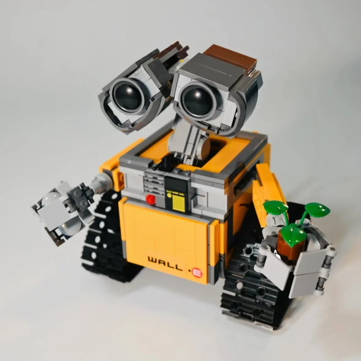MINISO MOC 21303 نموذج اللبنات Wall-E ألعاب تعليمية 687 قطع الأولاد عيد الميلاد هدية عيد ميلاد مجموعات الجذعية الإبداعية
