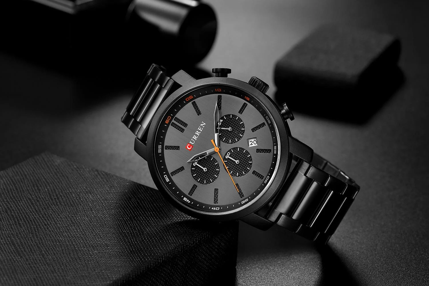 CURREN 8314 Orologio Da Uomo, Stile Casual, Quadrante Analogico Con Cronografo E Calendario. Cassa 47 Mm, Cinturino 24 Mm, Movimento Al Quarzo Giapponese, Impermeabile 3 Bar. Colore Bianco/nero.