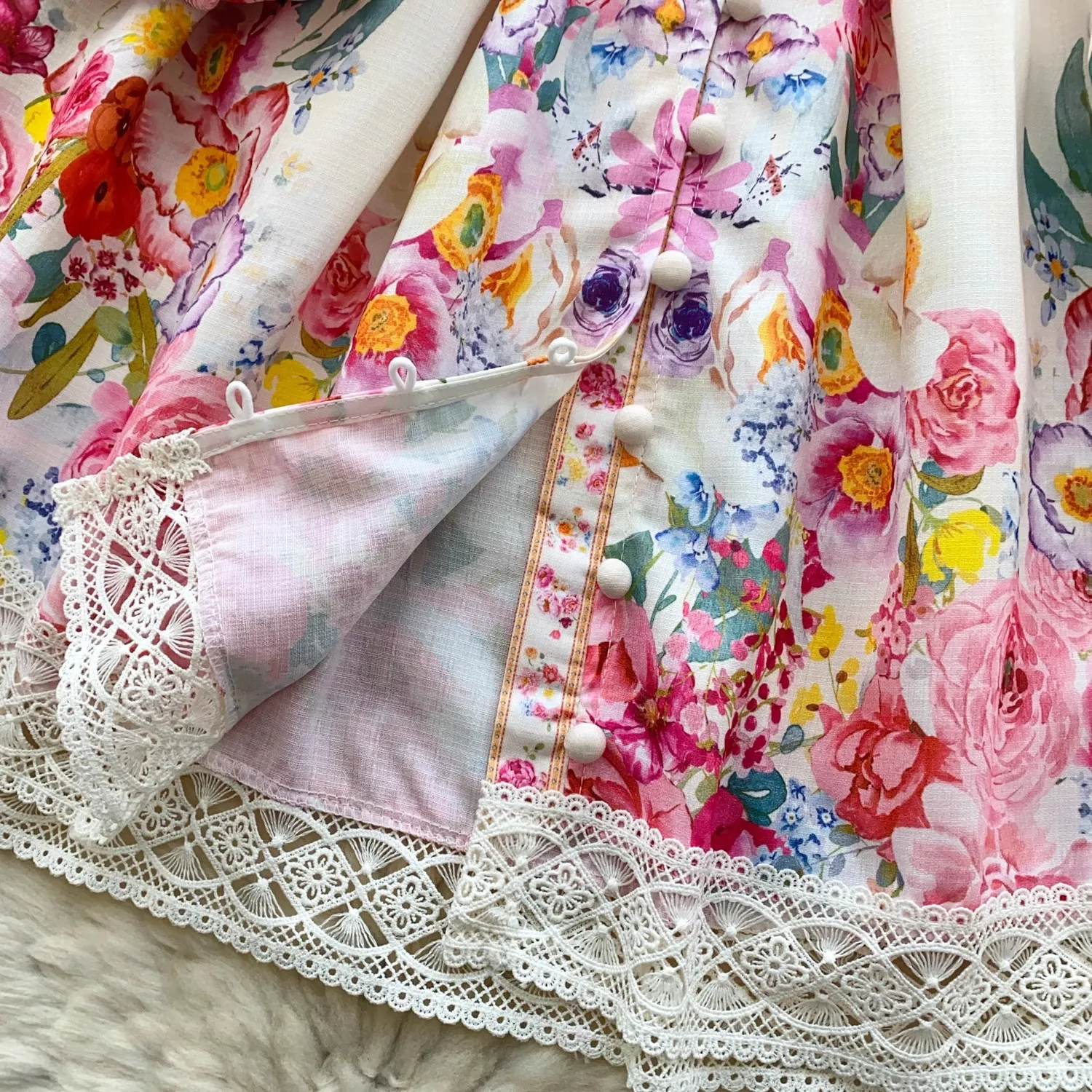 2025 verano encaje empalme precioso flor Mini vestido vacaciones mujeres linterna manga cuello pico cinturón de un solo pecho Vestidos cortos de fiesta