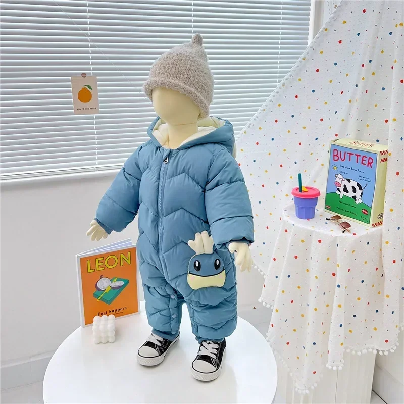 2023 Neugeborene plus Samt Baby Kostüm Mädchen Kleidung Winter Baumwolle Overalls Stram pler Cartoon Kapuze Schnee anzug Kleinkind Junge Overalls