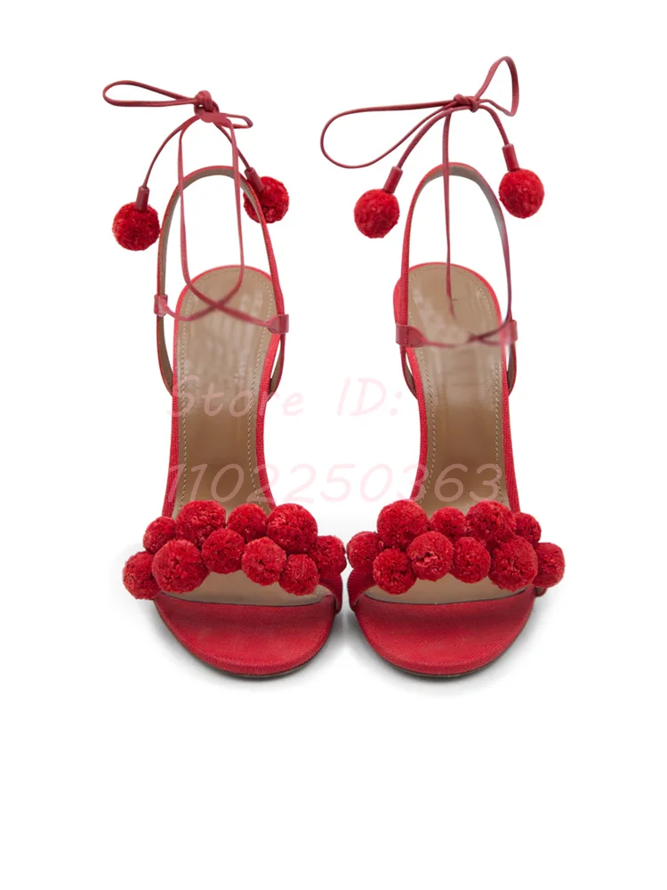 Novità sandali con tacco alto e pompon rossi sottili cinturini alla caviglia con punta tonda sandali con tacchi a spillo sottili Lace-up 2024 scarpe